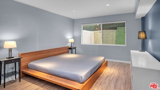 Building Photo - 2260 N Cahuenga Blvd