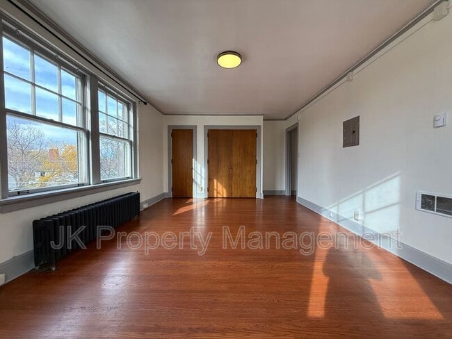 Building Photo - 310 5th St N