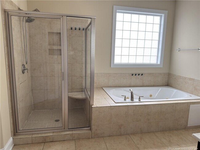 Building Photo - 4015 Summerberry Dr