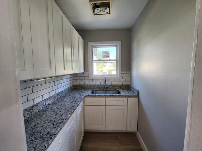 Building Photo - 58 2nd St