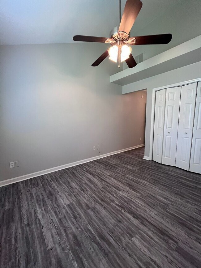 Building Photo - 1707 S Calhoun St