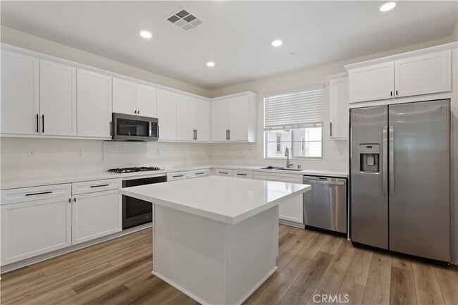 Building Photo - 839 Cranberry Way