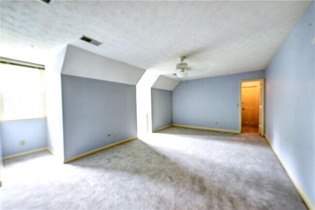 Building Photo - 179 Lakeside Dr NW