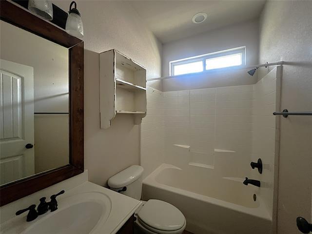 Building Photo - 710 Wolf Creek