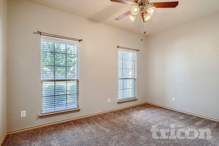 Building Photo - 8508 Axis Deer Run