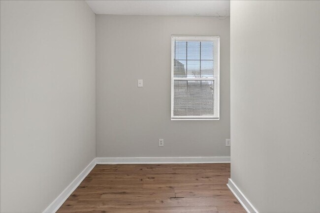 Building Photo - 1819-1819 Union St