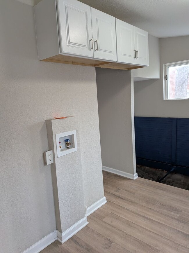 Building Photo - Cool 3 bed 2 bath House in Jeff City