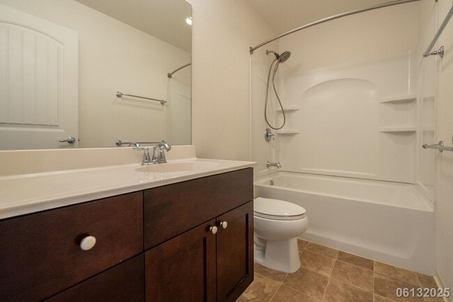 Building Photo - Available for move in on 7/8/25.   2 bedro...
