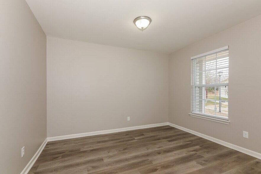 Building Photo - 2604 Dapple Ct