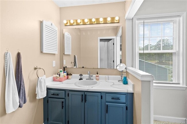 Building Photo - 2047 Birchcreft Dr