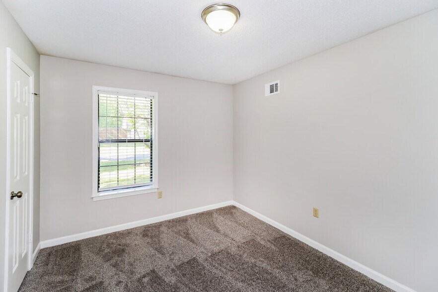 Building Photo - 6779 Cleary Dr