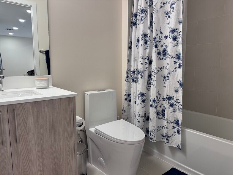 Building Photo - 26600 Rosewood Pointe Dr