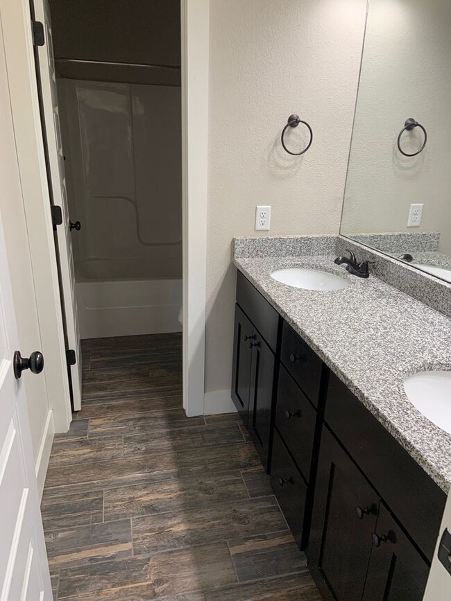 Building Photo - BEAUTIFUL HOME IN GREAT LOCATION!