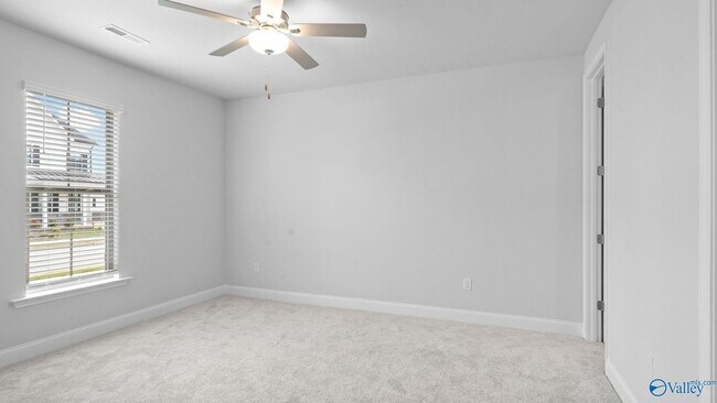 Building Photo - 329 Hay Rake Dr