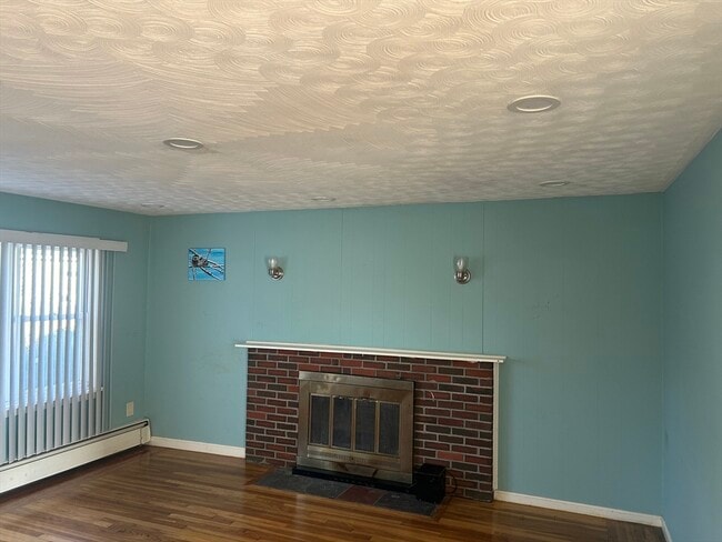 Building Photo - 4 Meadowview Ln