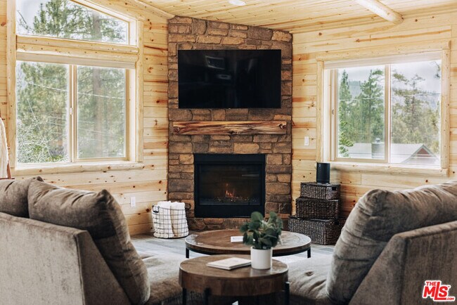 Building Photo - 315 Northern Cross Dr