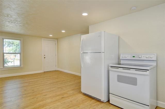 Building Photo - 300 Meadow Park Dr
