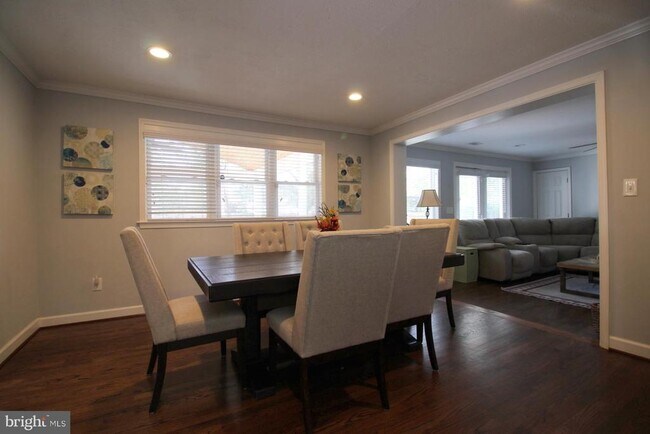 Building Photo - 3287 Annandale Rd