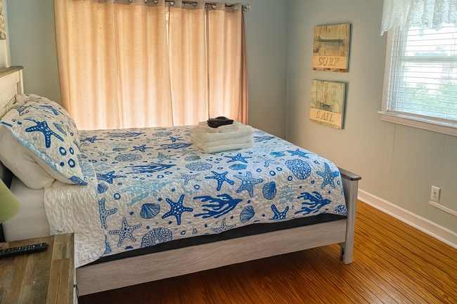 Building Photo - 1680 Hemingway Dr SW