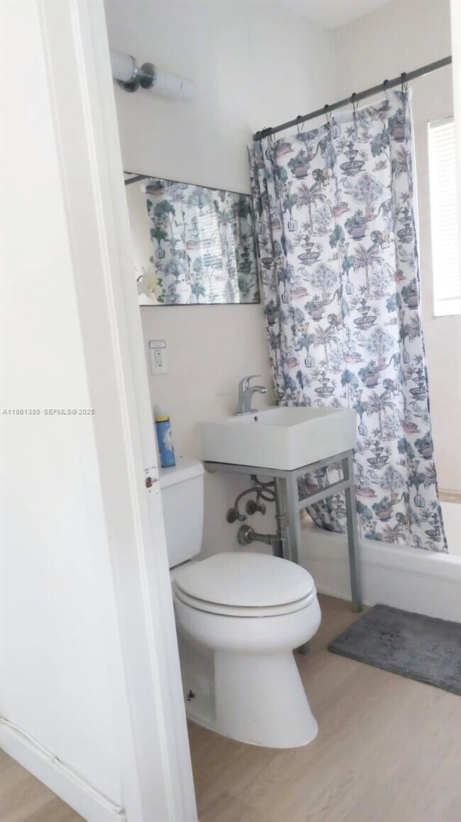 Building Photo - 1358 Pennsylvania Ave