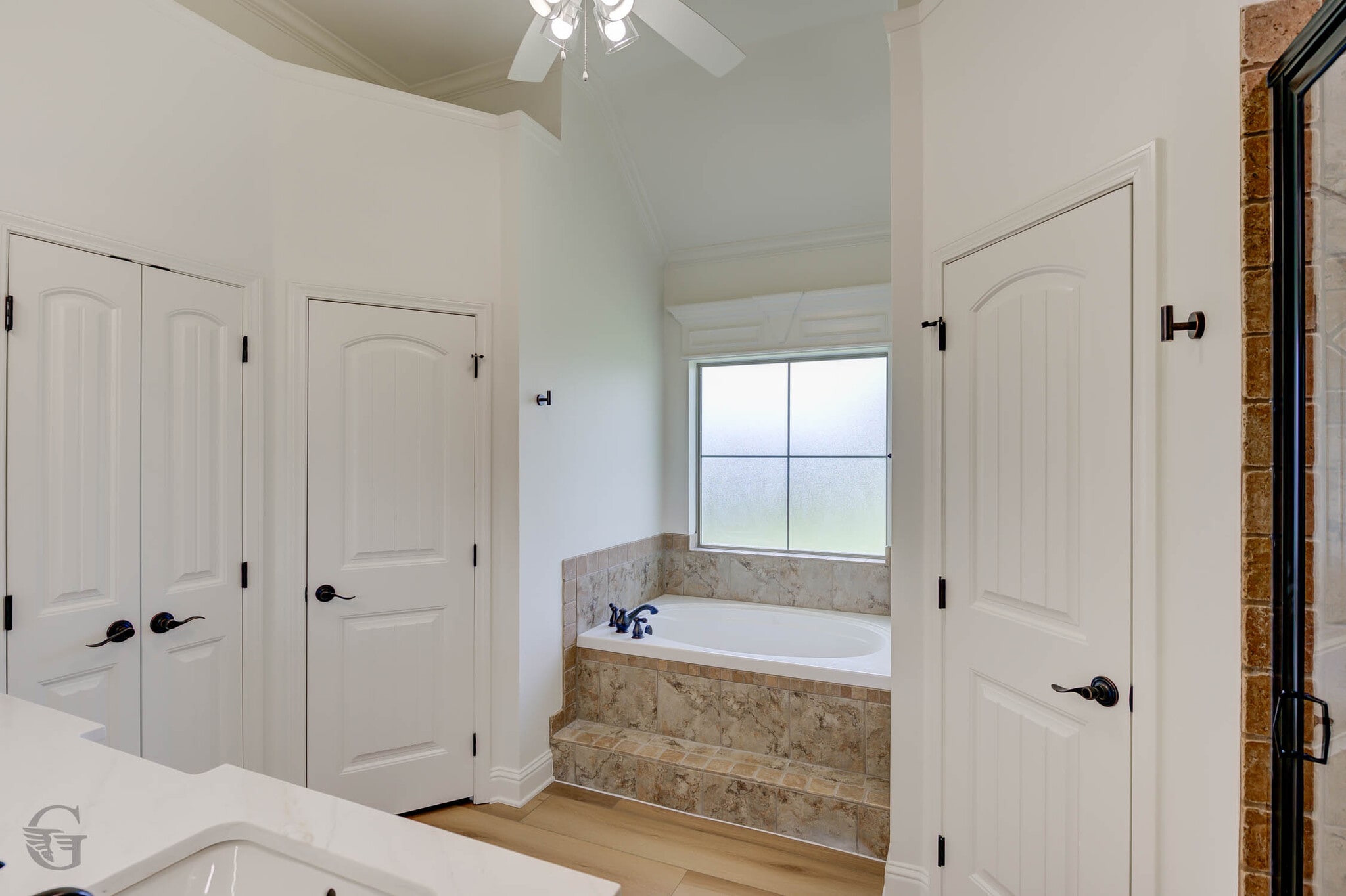 Building Photo - 525 Chinquipin Dr