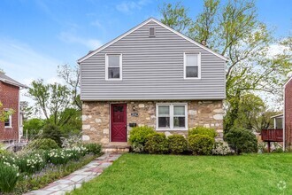 Building Photo - Charming 3-Bedroom Colonial in Glenside