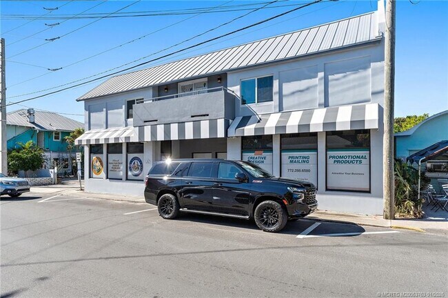 Building Photo - 310 SE Denver Ave