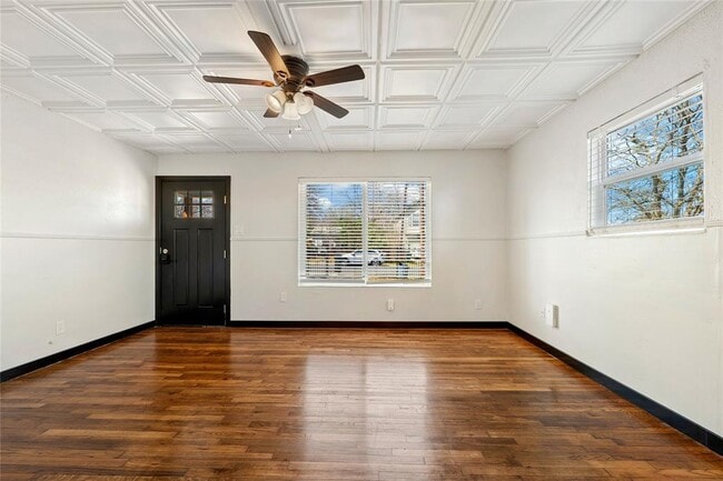 Building Photo - 6915 Providence Ave