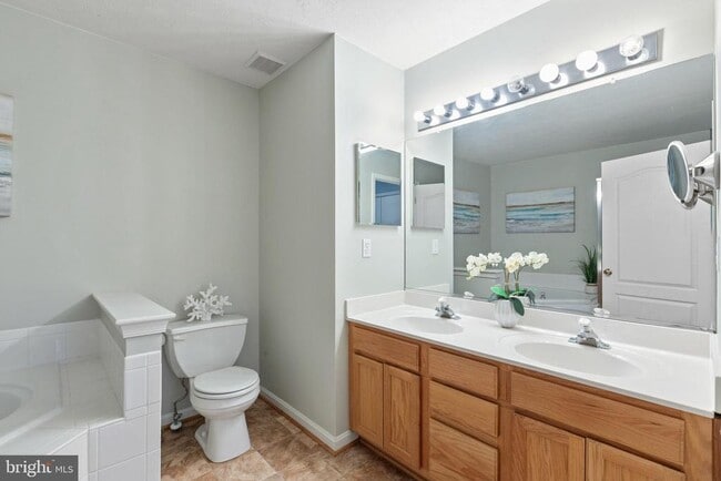 Building Photo - 48375 Sunburst Dr