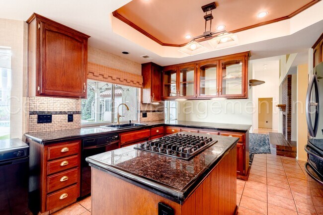 Building Photo - 4 Bedroom/2.5 Bath Home with Paid Solar an...