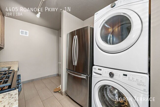 Building Photo - 4405 Roanoke Pkwy