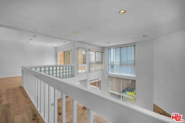 Building Photo - 15 63rd Ave
