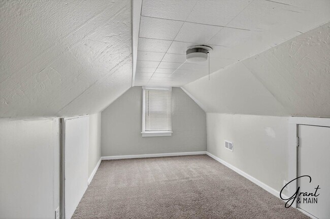 Building Photo - $1275 3 bedroom bungalow