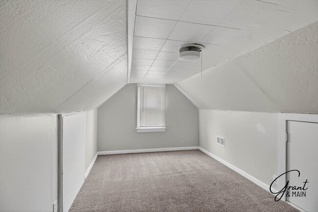 Building Photo - $1300 3 bedroom bungalow