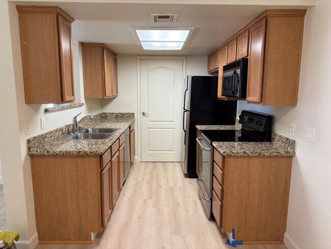 Building Photo - 12071 Alta Carmel Ct