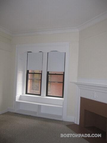 Building Photo - 62 Boylston St