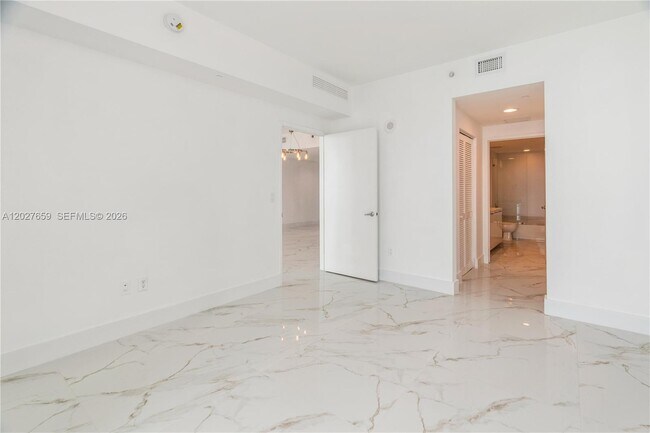 Building Photo - 951 Brickell Ave