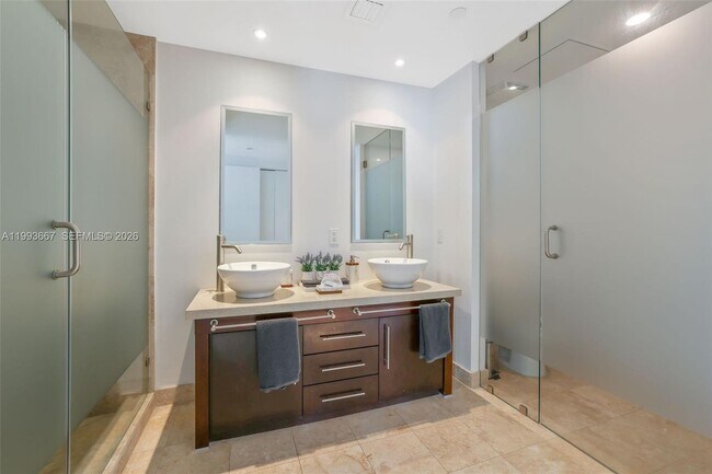 Building Photo - 350 S Miami Ave