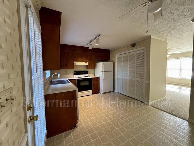 Building Photo - 1536 Elizabeth St