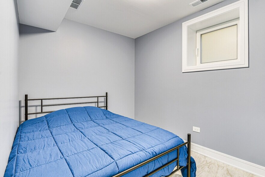 Building Photo - 1034 N Drake Ave