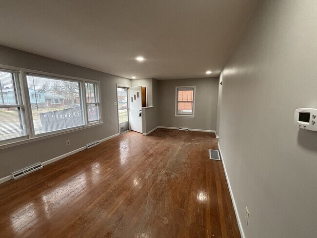 Building Photo - 1724 Silver Ln