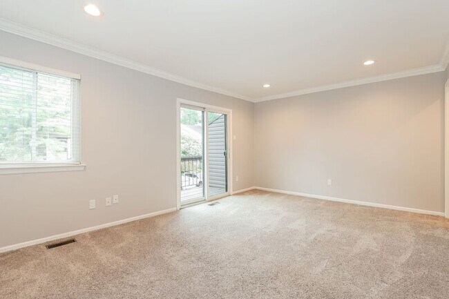 Building Photo - 2206 Brandenburg Way