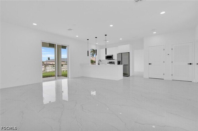 Building Photo - 2614 19th St W