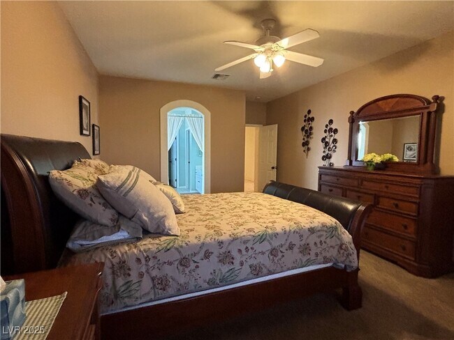 Building Photo - 1164 Golf Club Dr