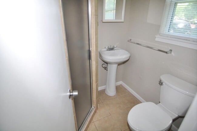 Building Photo - 1117 Trailwood Dr