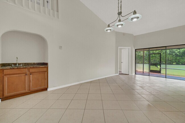Building Photo - 6371 Toulon Dr