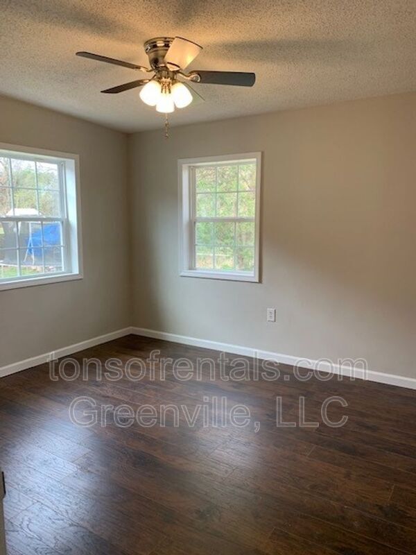 Building Photo - 39 N Haven Dr