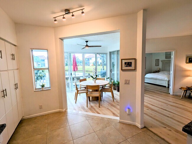 Building Photo - 23061 Aqua Vw