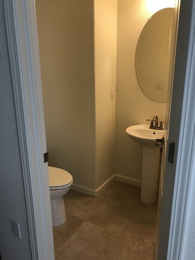 Building Photo - Two story home in Mountain House!