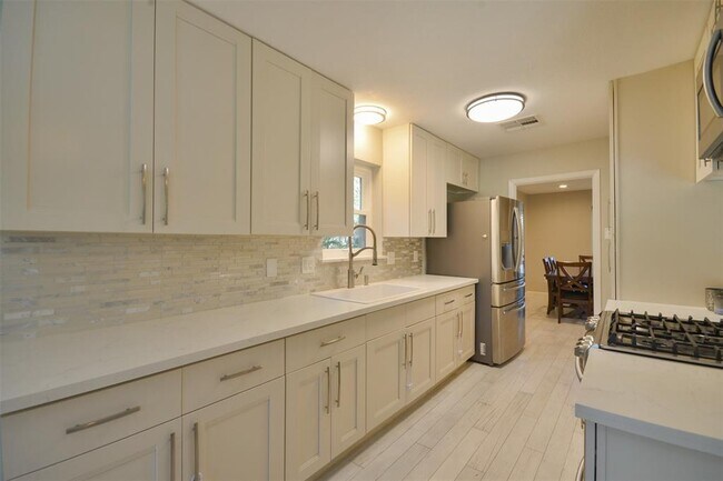 Building Photo - 1420 Sweet Gum Ln
